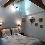 La Ferme Aux Charmes Bed & Breakfast