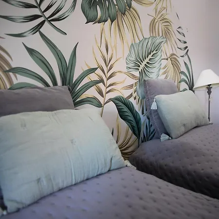 住宿加早餐酒店 La Ferme Aux Charmes 索勒尔堡