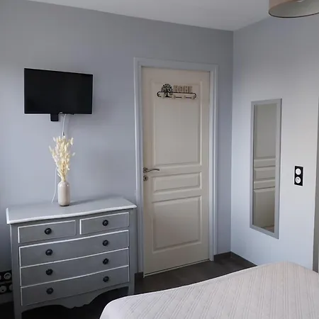 La Ferme Aux Charmes 住宿加早餐酒店