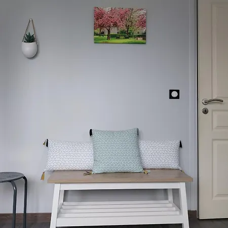 La Ferme Aux Charmes 住宿加早餐酒店 3*