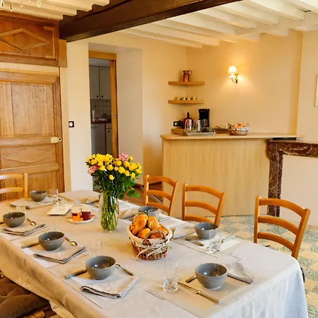 La Ferme Aux Charmes 住宿加早餐酒店 索勒尔堡