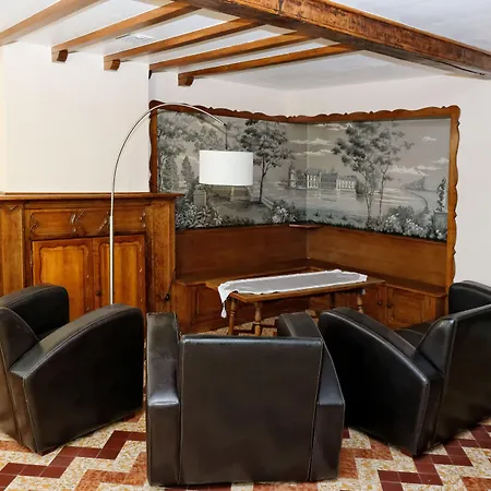 La Ferme Aux Charmes فندق مبيت وإفطار 3*