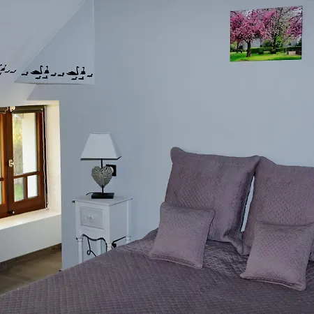 La Ferme Aux Charmes 住宿加早餐酒店