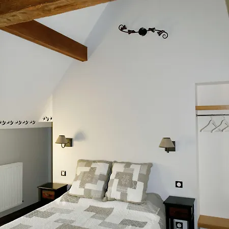 La Ferme Aux Charmes فندق مبيت وإفطار Solre-le-Château