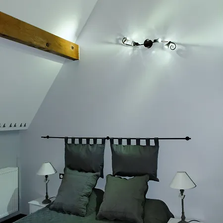 La Ferme Aux Charmes فندق مبيت وإفطار Solre-le-Château